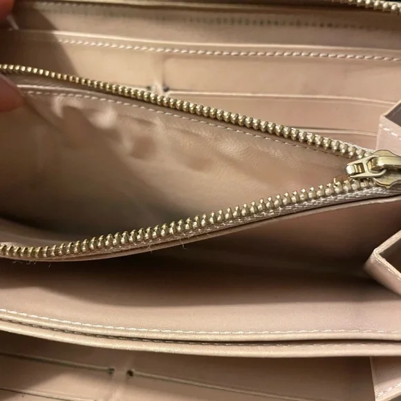 Louis Vuitton Caramel Vernis Wallet - Picture 3 of 6